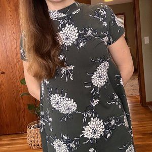 Grey Floral Retro Relaxed Fit Dress by Pink Rose Size Small